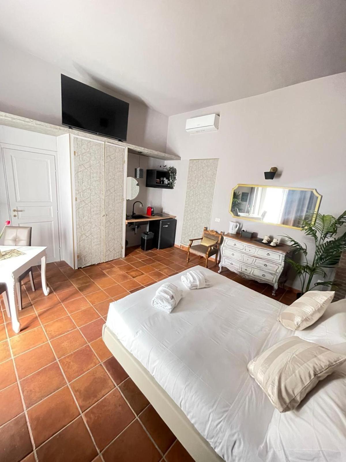 Lucilla'S Suite San Pietro Station Рим Екстер'єр фото