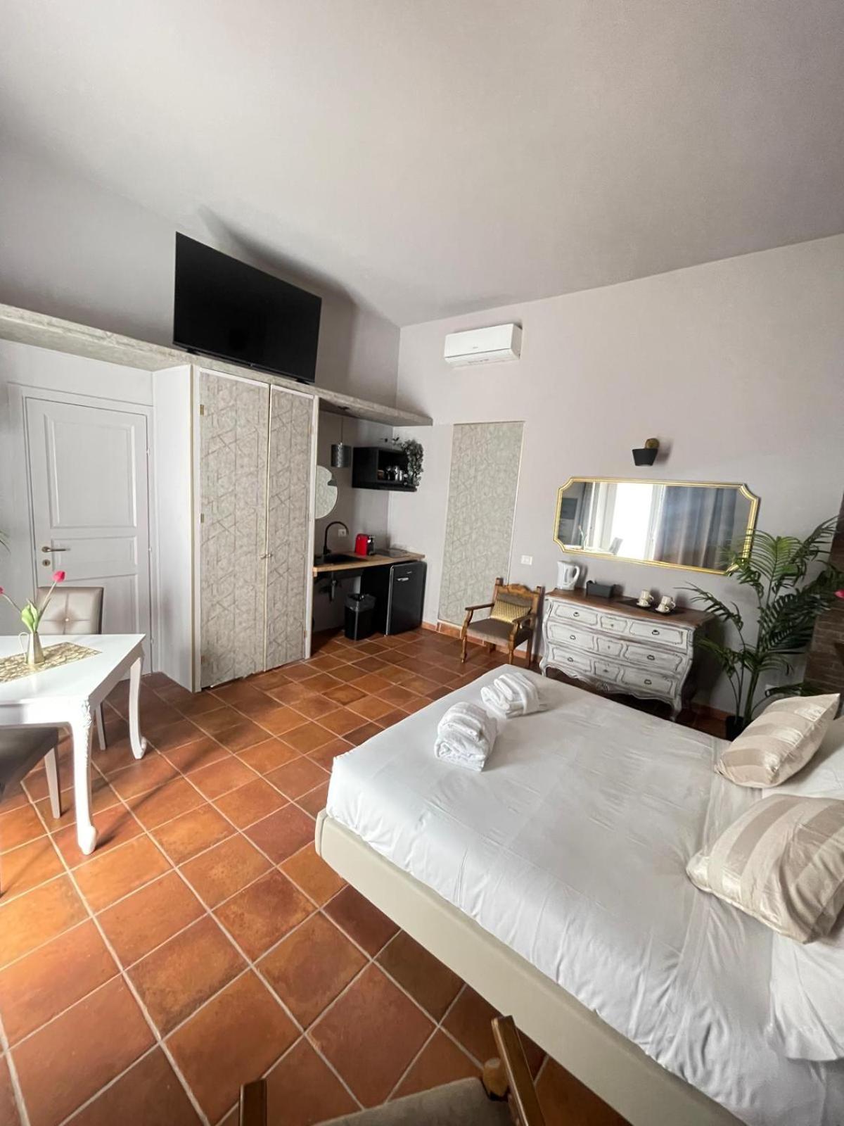 Lucilla'S Suite San Pietro Station Рим Екстер'єр фото
